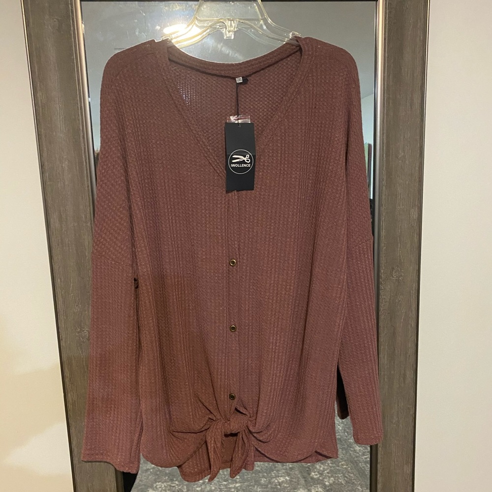 Pink knit sweater with knot front